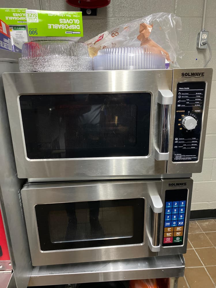 fits large dishes and heats up in seconds